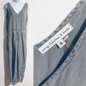 young fabulous & broke jumper size small.